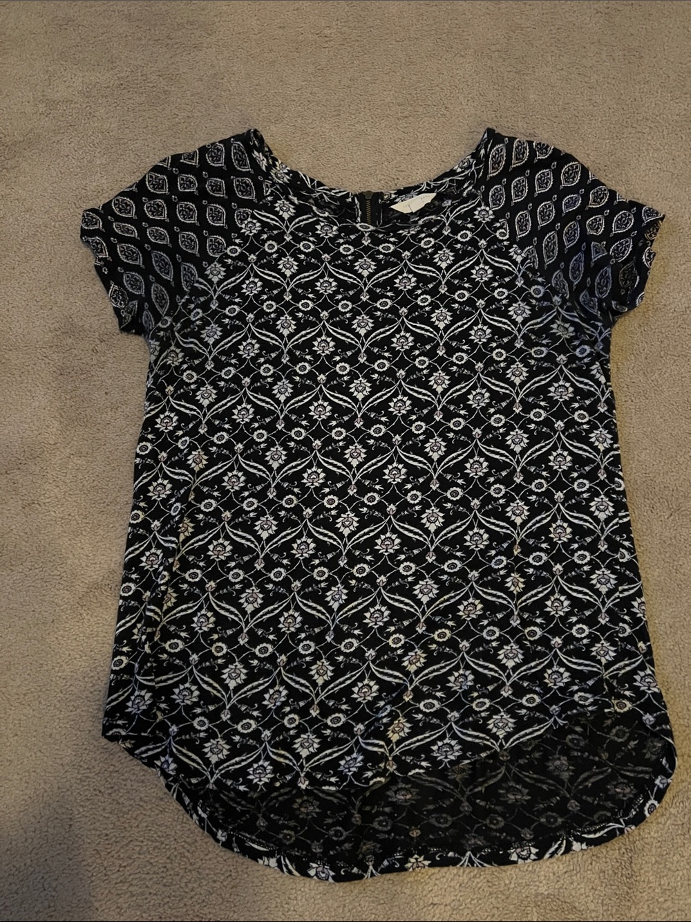 Lucky Brand Bohemian Black and White Floral Short Sleeve Top- EUC, size Medium